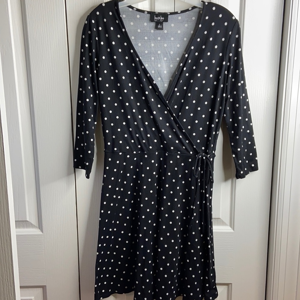 By&by size L black white polkadot faux wrap